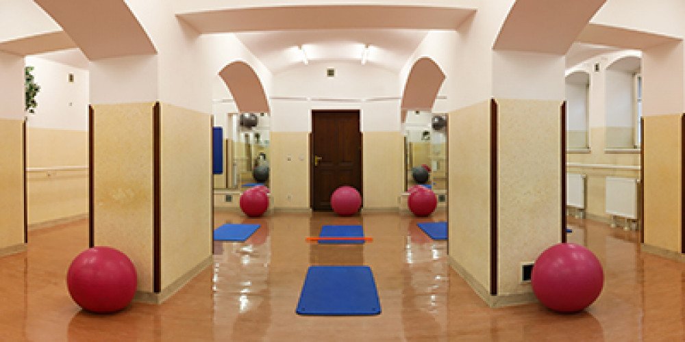 Fitness club, sala 057 widoczne lustra